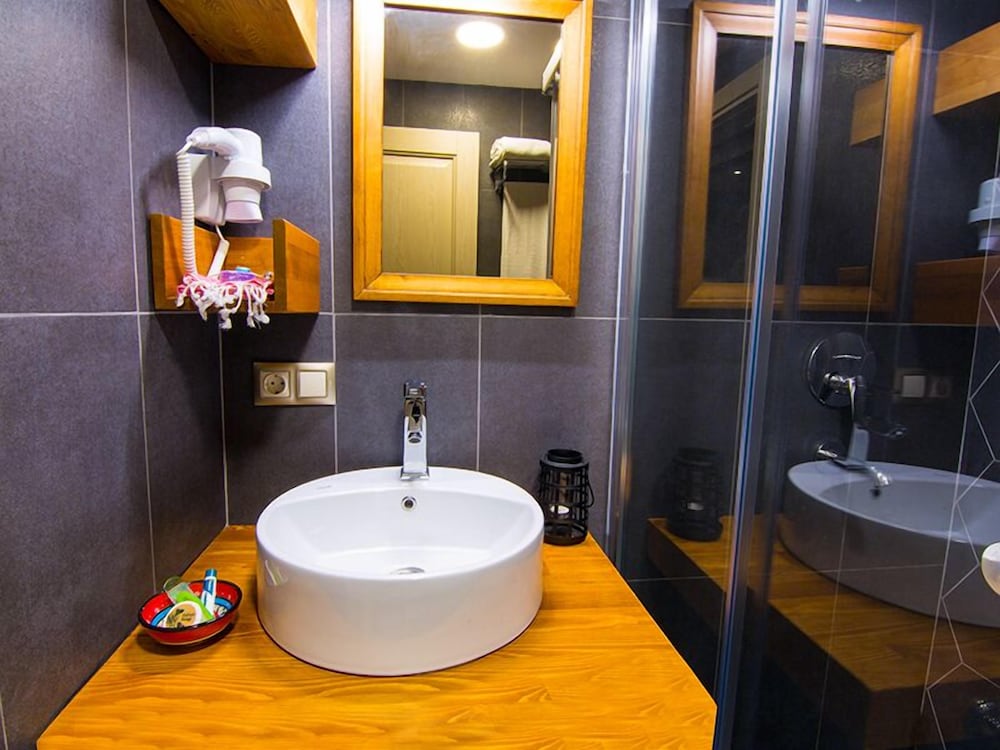 Kuzen Otel - Adults Only 48/50
