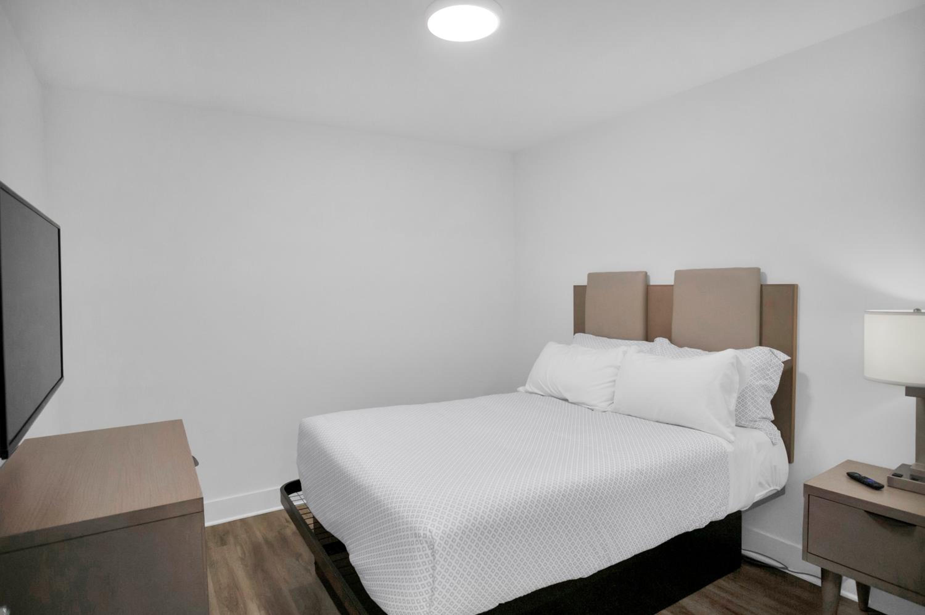 2 Bedrooms, Suite, Bay View، The Avalon Club 4/10