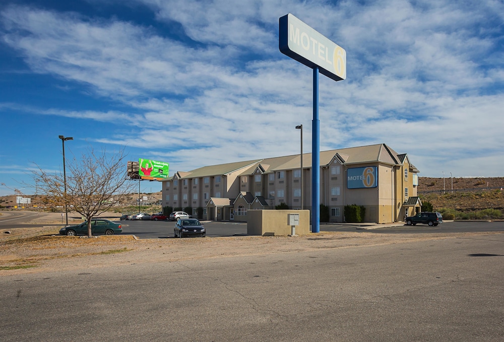 Motel6 Bernalillo, NM 57/62