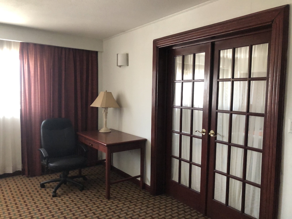 Real Inn Mexicali By Camino Real 35/50