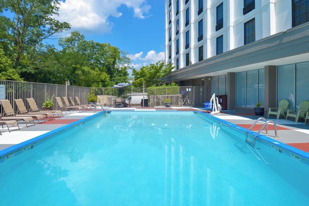 Holiday Inn Express Towson Baltimore North 59/63