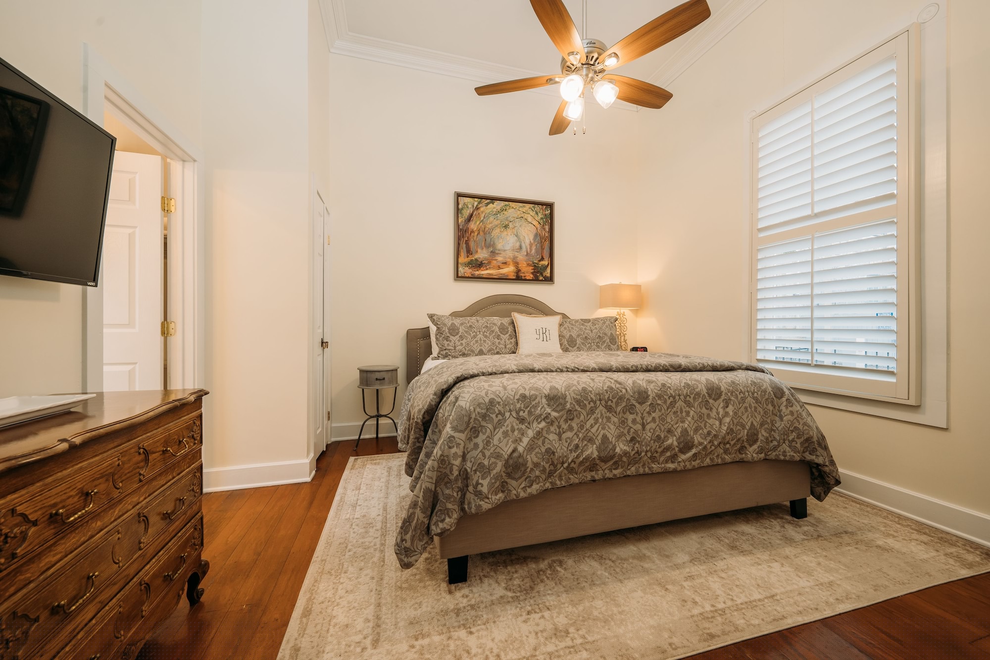 House, 2 King Beds, Sofa