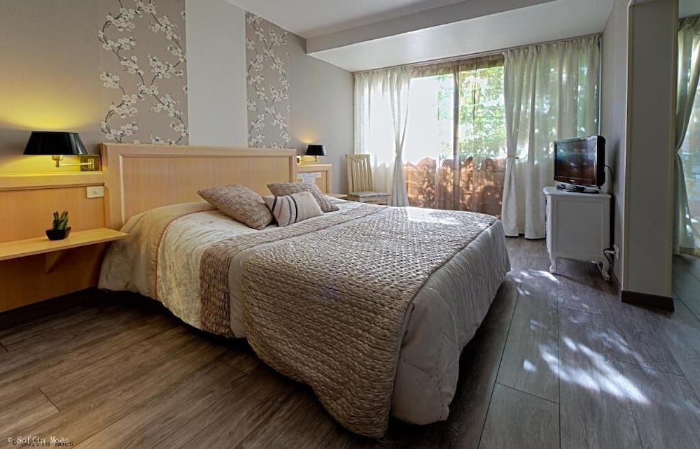 غرفة سوبيريور عائلية بسرير كوين وسرير فردي، Hostellerie Du Mont Aime 2/10