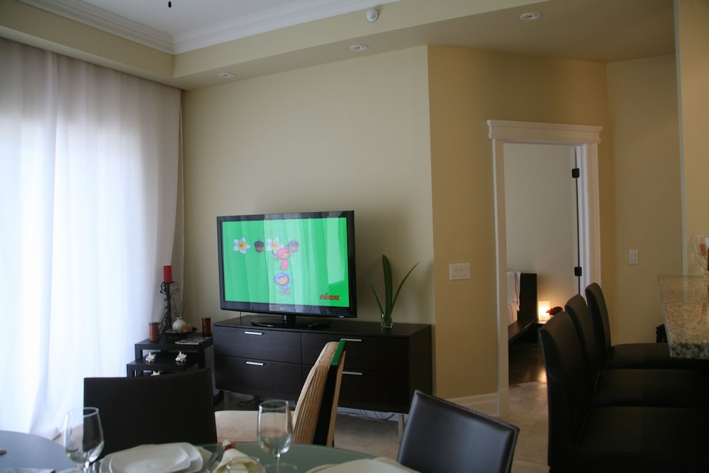 The Atrium Resort 32/66