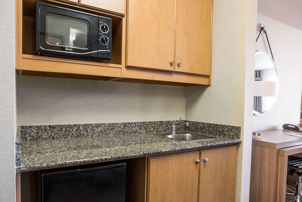 Hawthorn Suites By Wyndham Livermore Wine Country 4/43