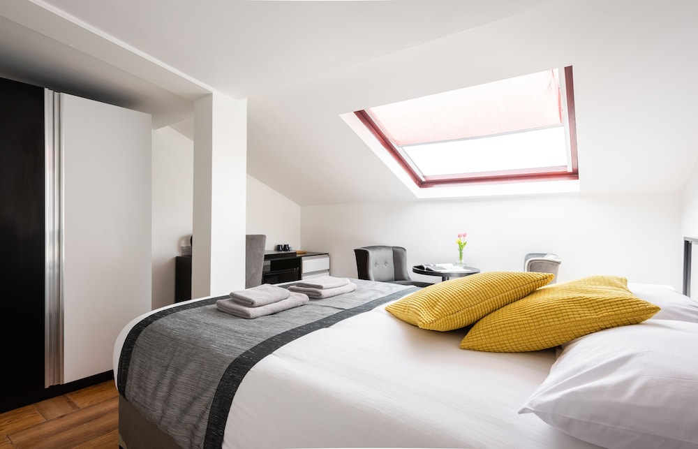 Skylight, Double Bed, Private Bathroom