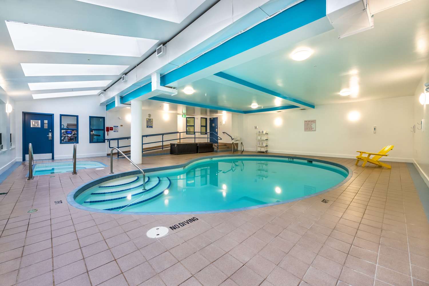 Clarion Hotel & Conference Centre Abbotsford - Fraser Valley 6/24
