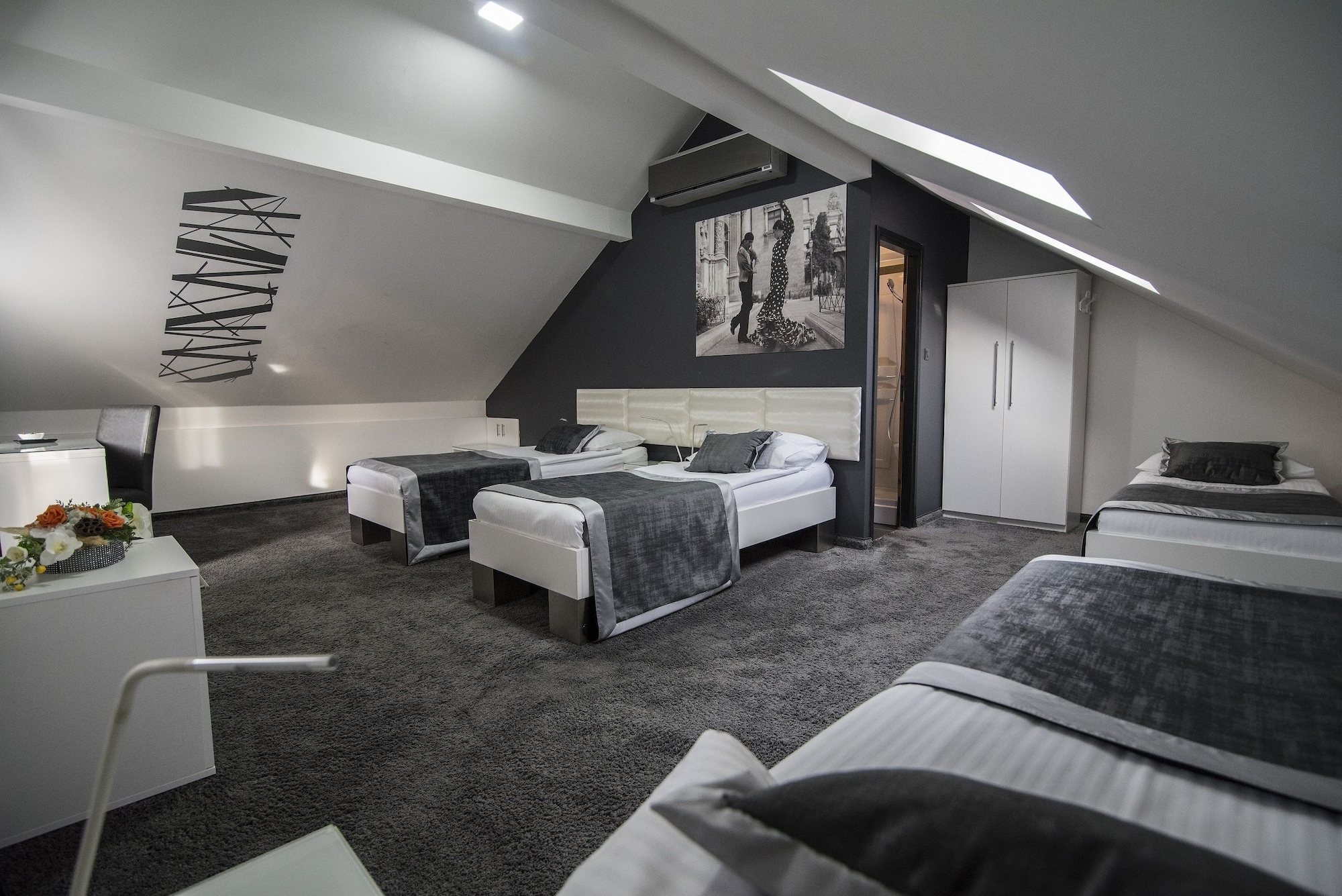 COMFORT, FAMILY, DOUBLE AND TWIN BEDS