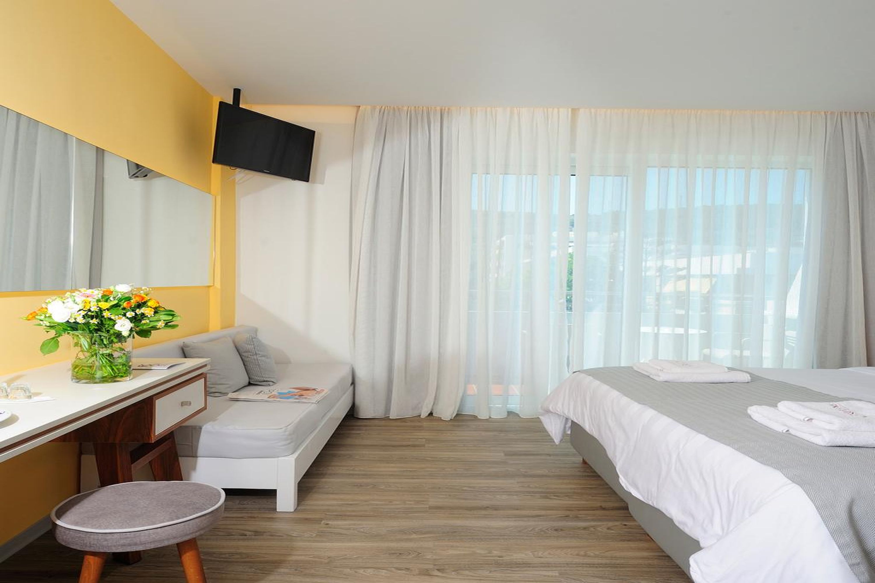 Superior, Double or Twin Bed, Land View، Atrium Ambiance Hotel 6/7