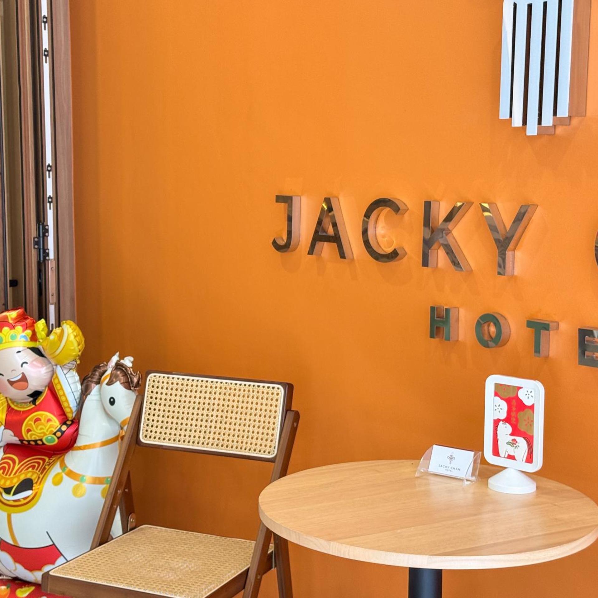 Jacky Chan Hotel 34/50