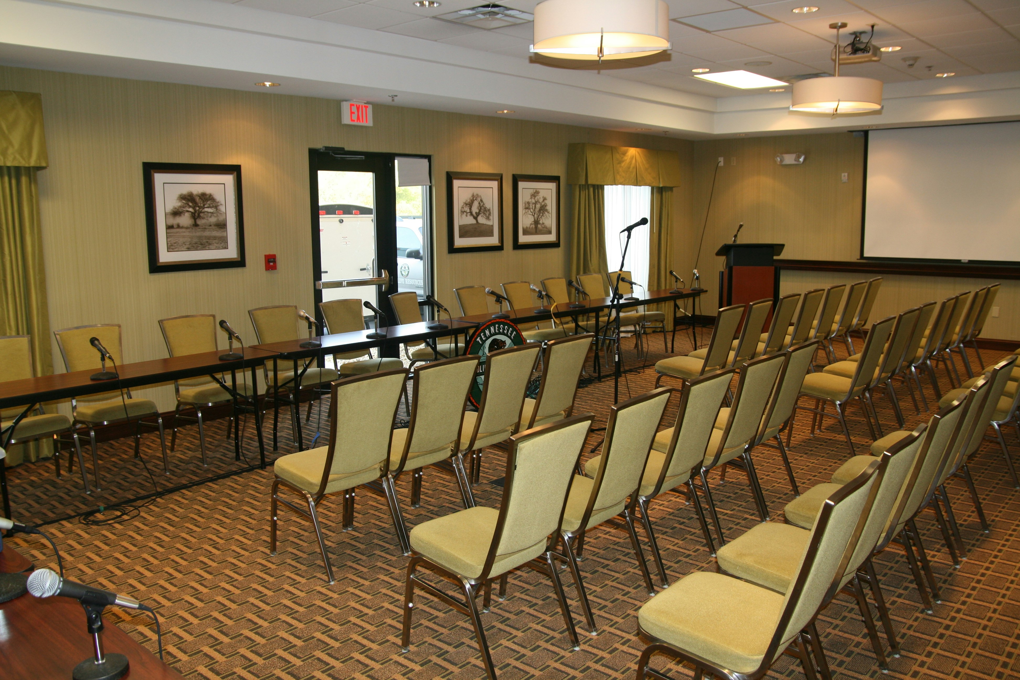 Hampton Inn Crossville 31/47
