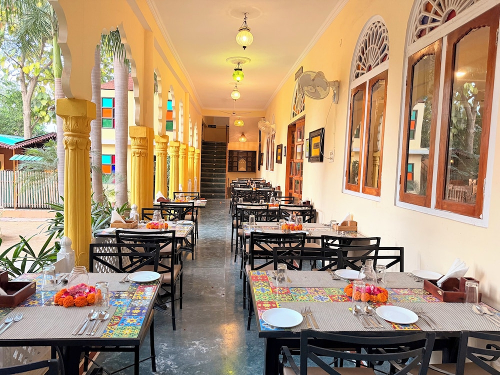 RAJ PALACE 30/50