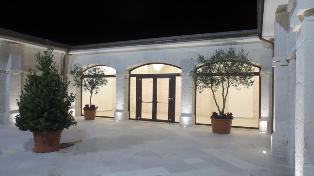 DOMUS ANTIQUA RESIDENCE 10/61