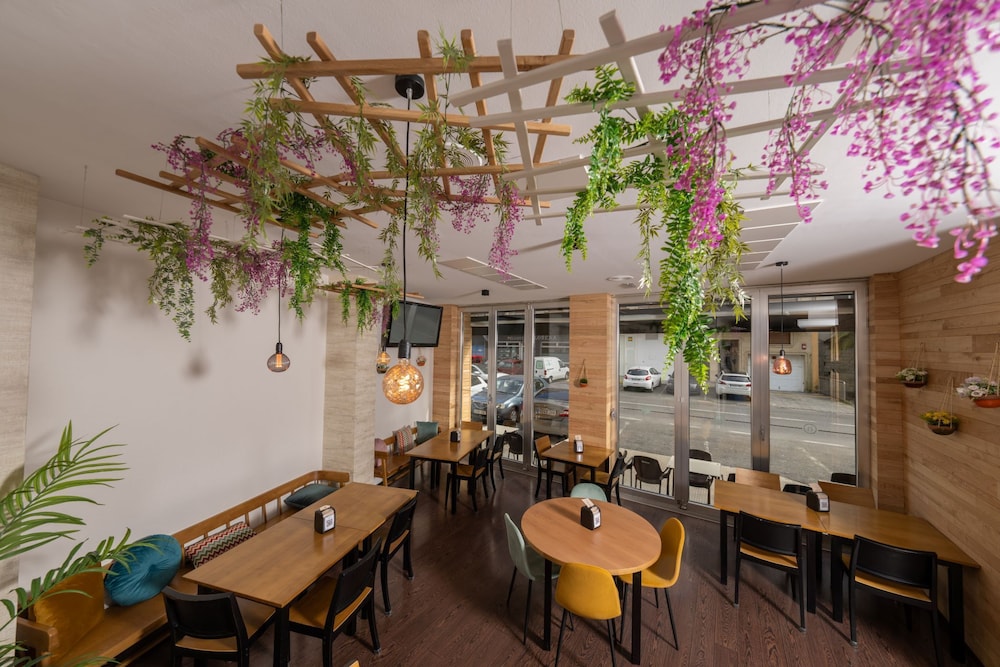 HOTEL OCA INSUA 34/46