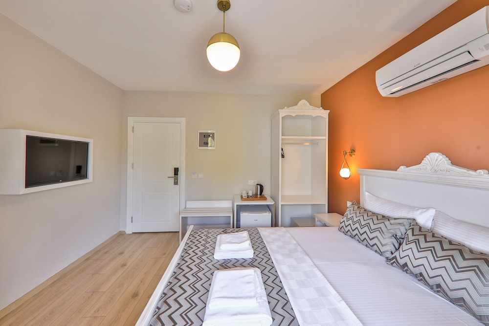 Lora Kas Otel 5/17