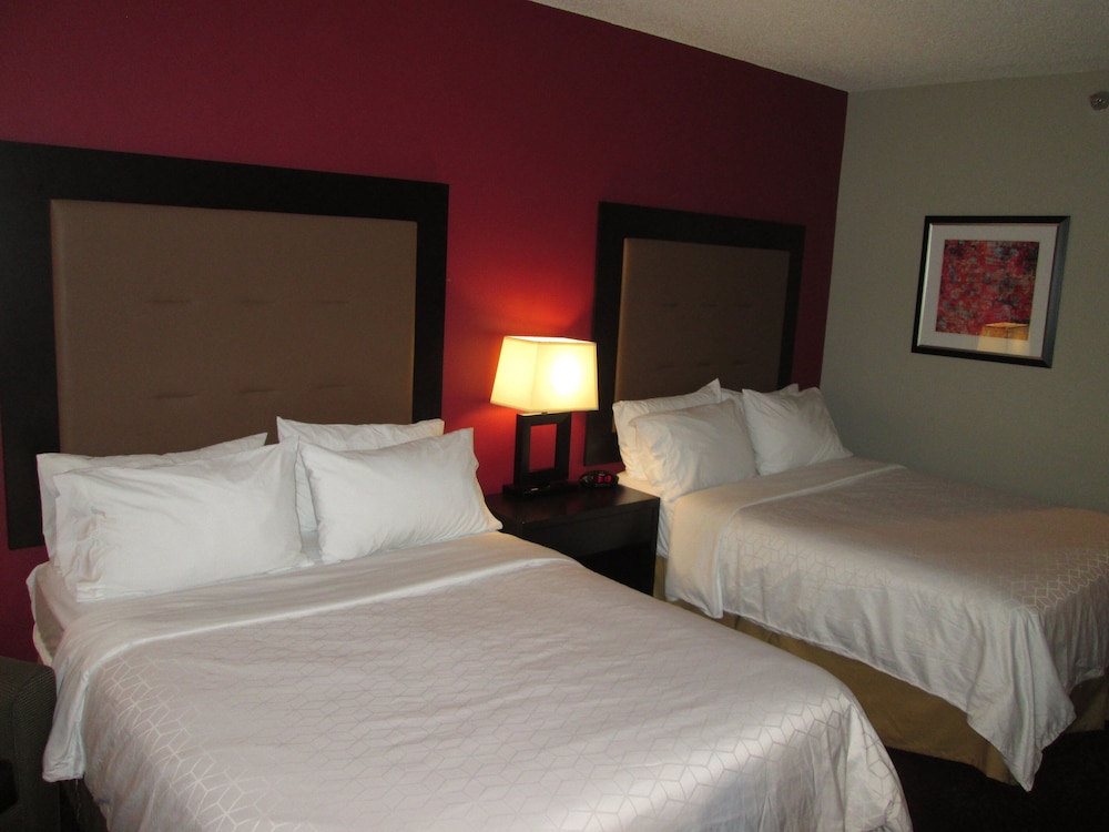 Holiday Inn Express Cloverdale(Greencastle) 21/59