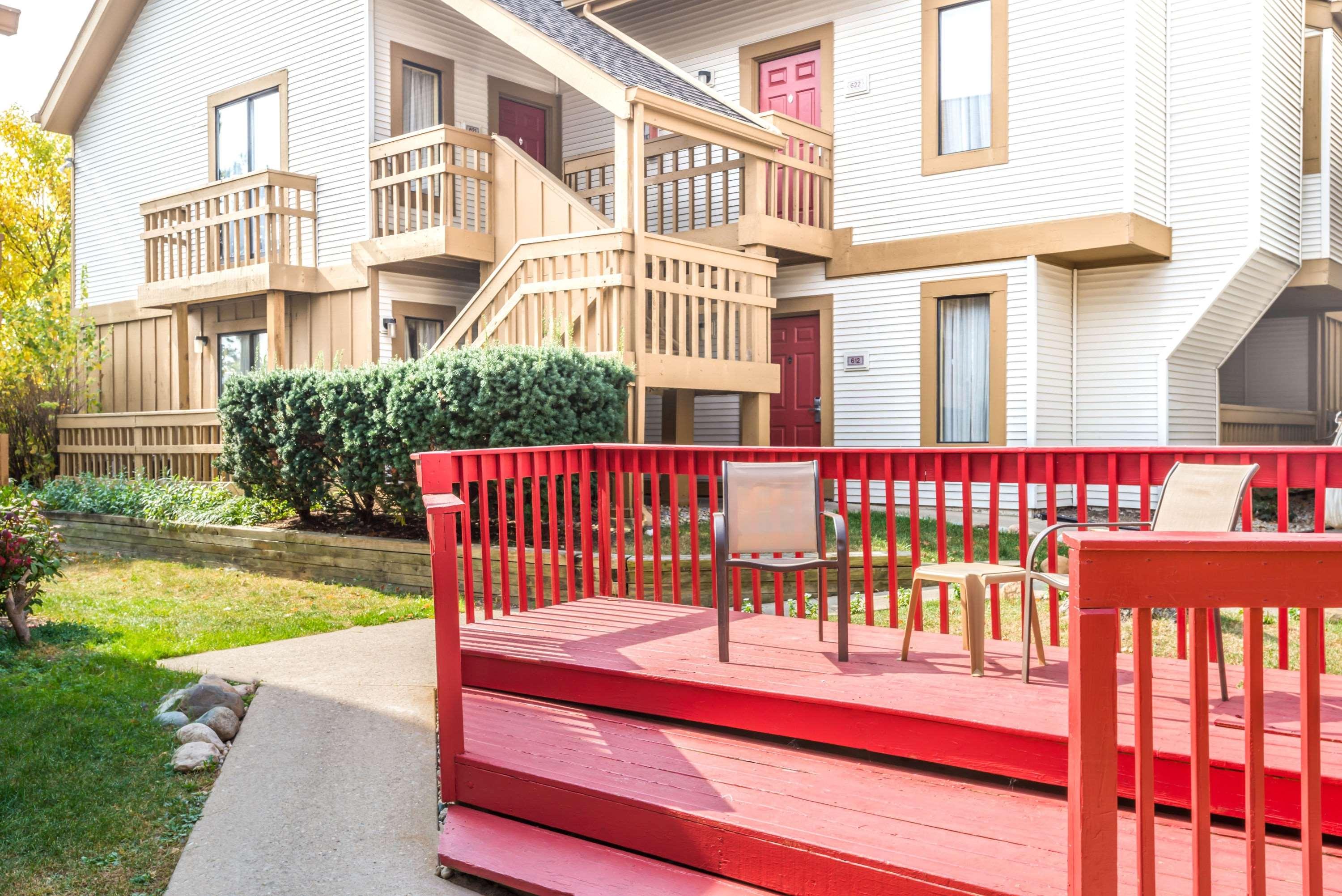 Hawthorn Extended Stay by Wyndham Dayton 25/27