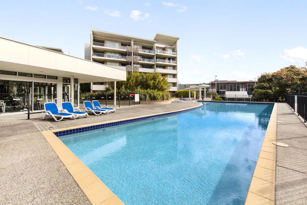 Oaks Brisbane Mews Suites 24/27