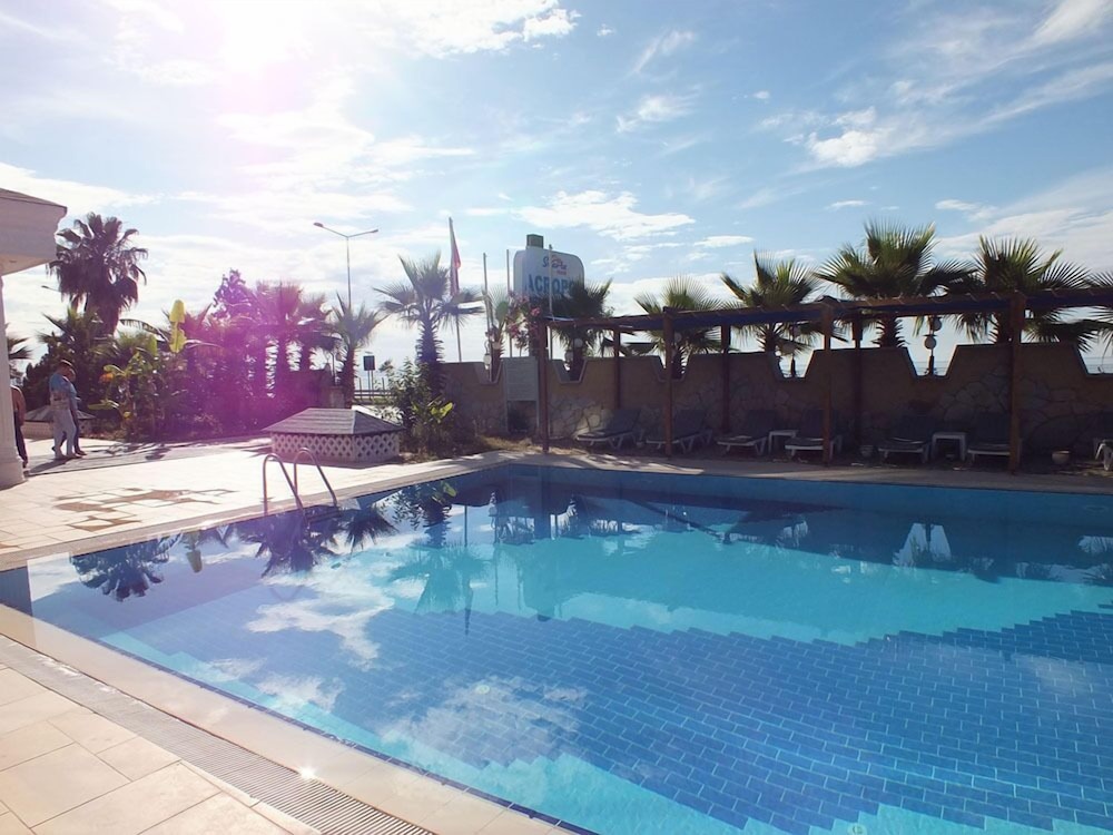 Acropol Beach Hotel 43/44