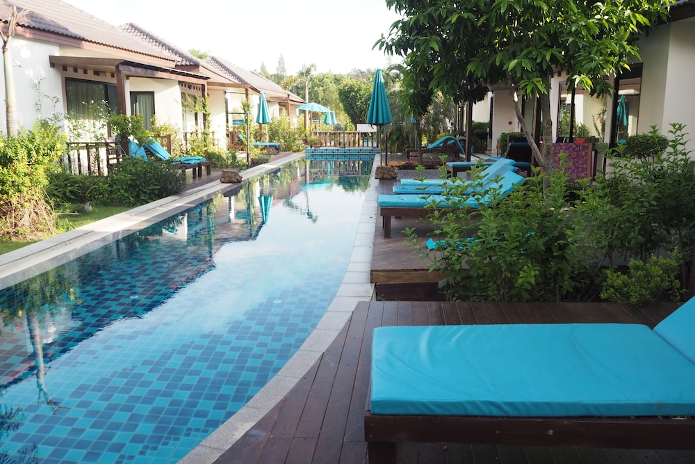 Pinnacle Grand Jomtien Resort 11/93