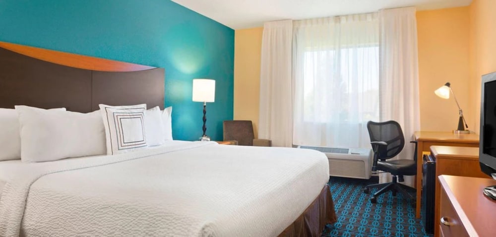 Fairfield Inn Suites Minneapolis St Paul Airport 17/53