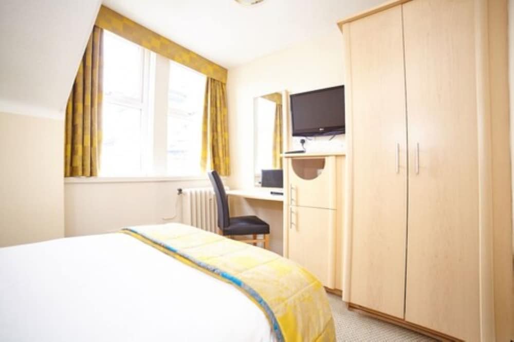 Station Hotel Aberdeen 21/67