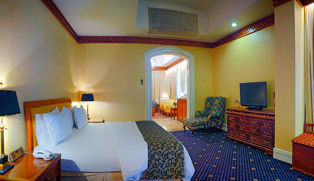 The Jesselton Hotel 17/50