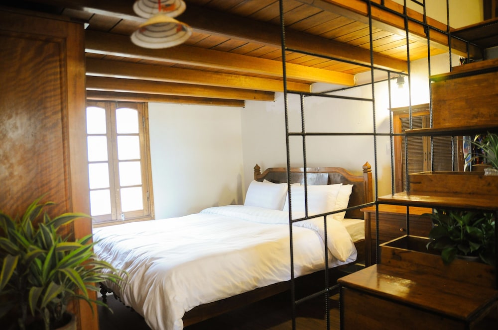 Vintage Decor Apartment Hanoi Old Town 6/18