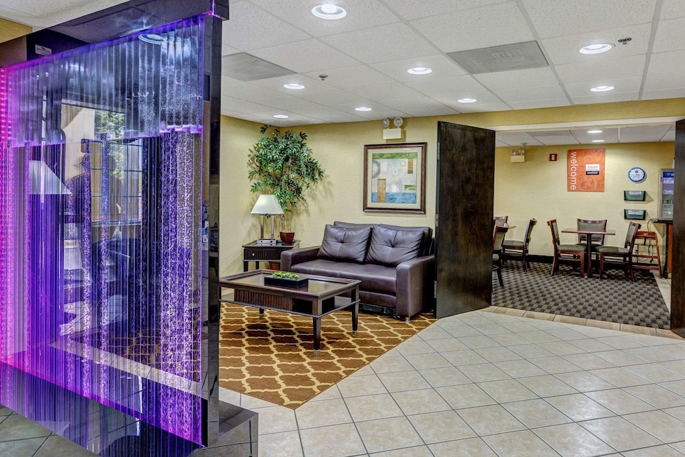 Comfort Inn Decatur Priceville 37/49
