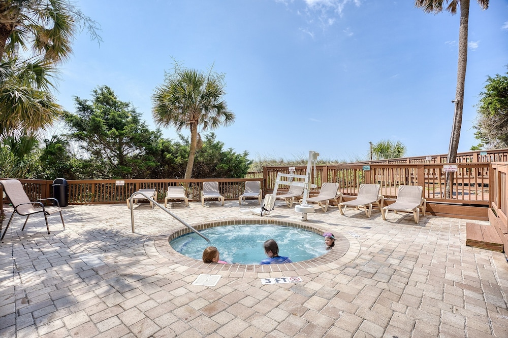 Beach Cove Resort 28/75