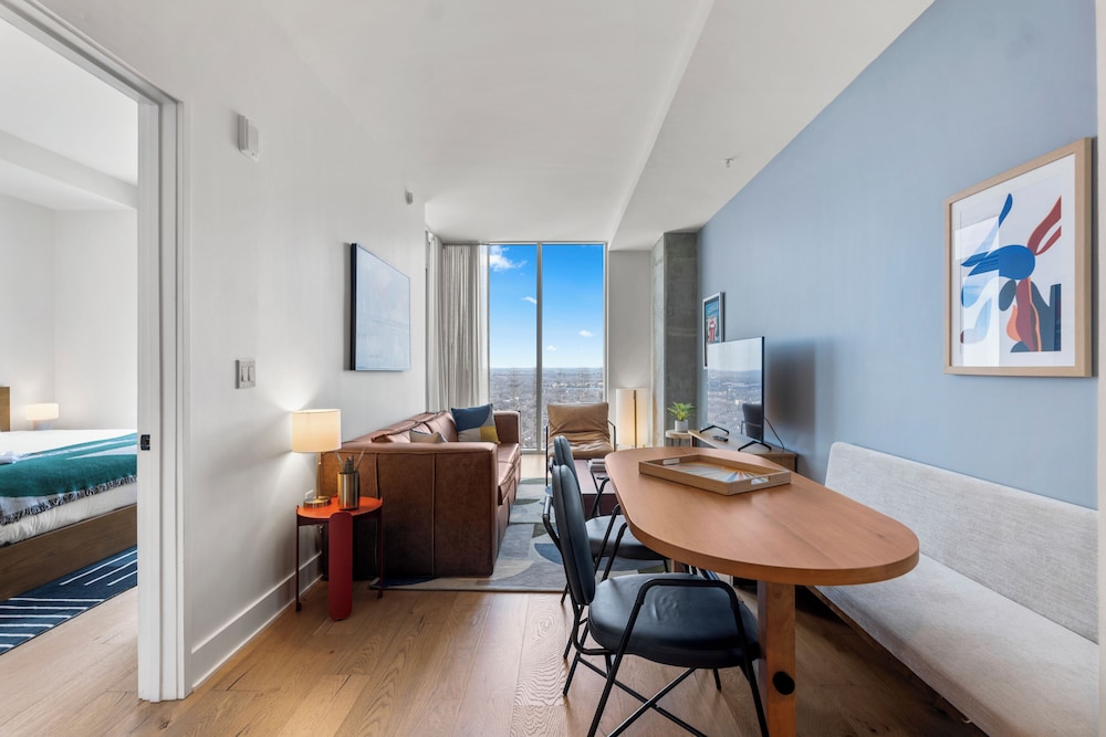 Austin Condo Hotel 38/49