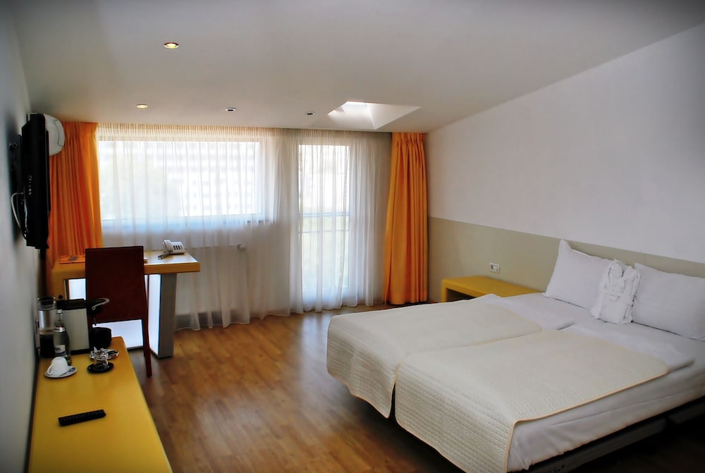LOFT, ECONOMY