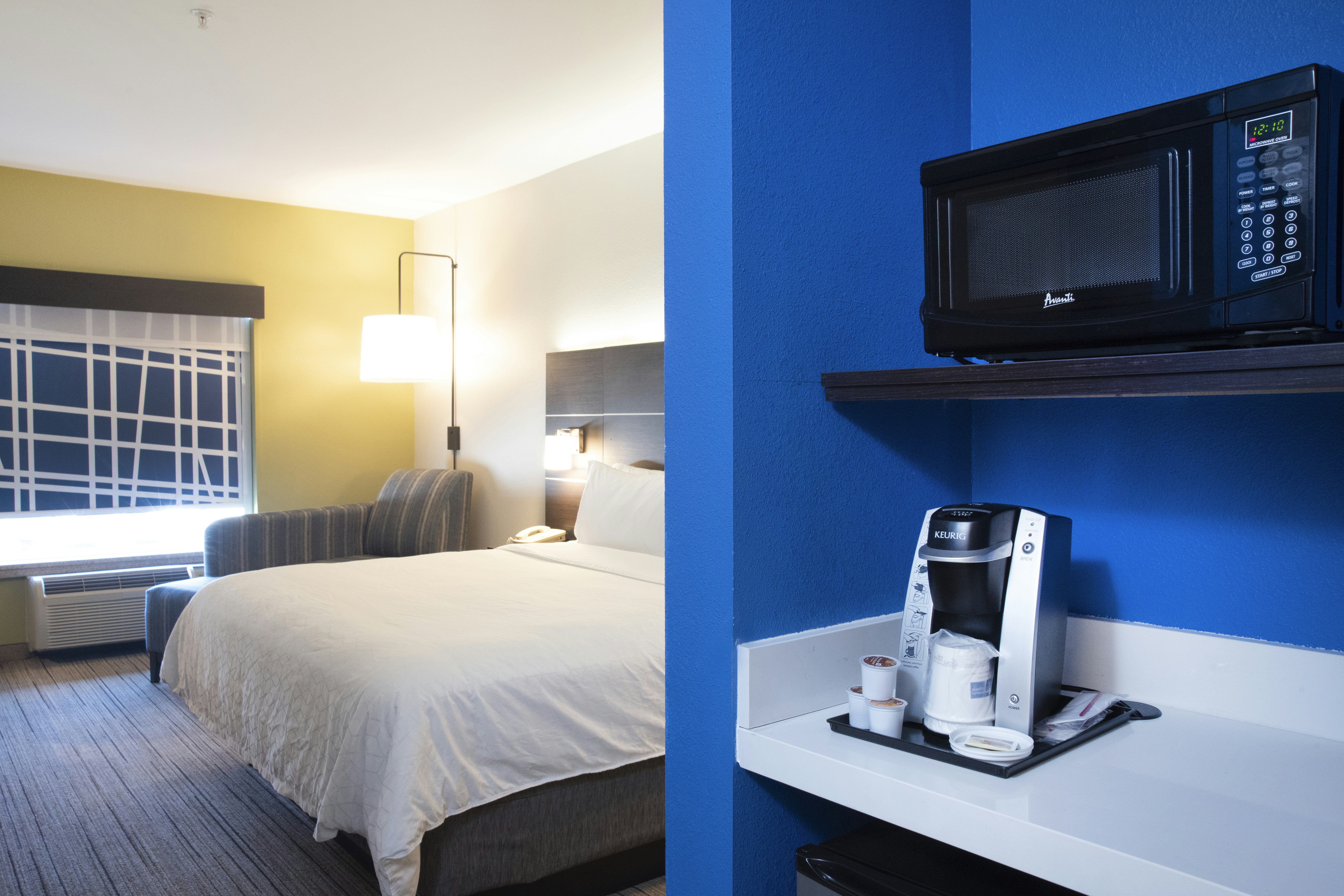 Holiday Inn Express Hotel and Suites Chester-Monroe-Goshen 45/72
