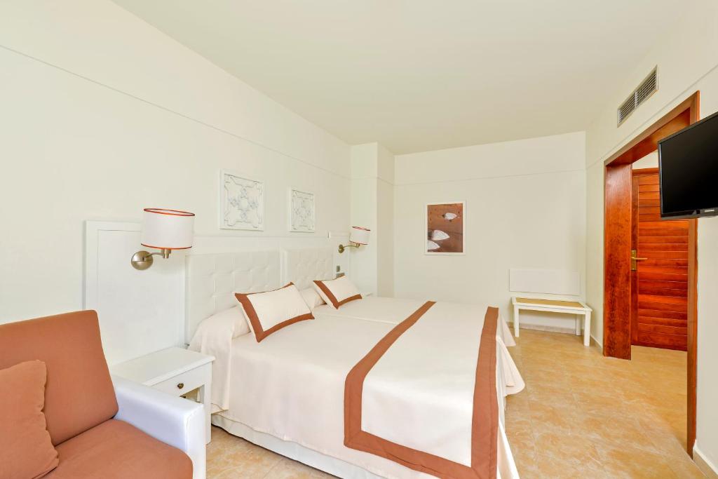 Standard, Double or Twin Bed