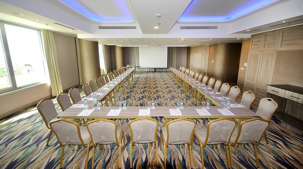 Elite Hotel Darica 65/75