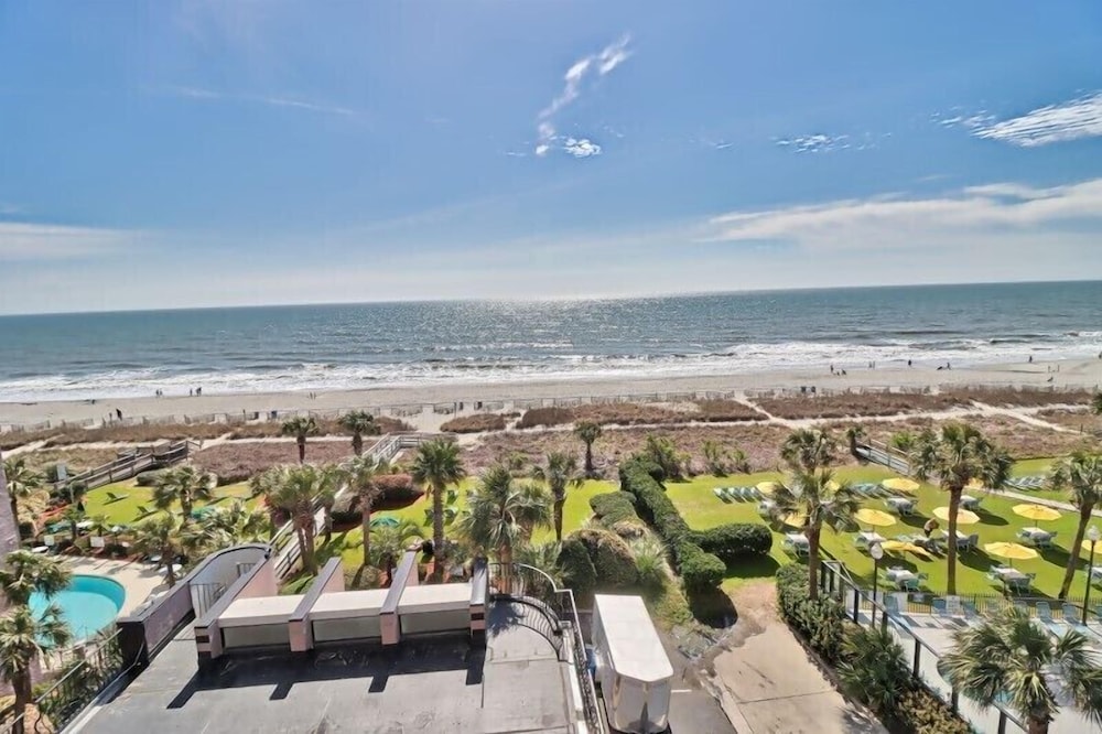 The Palms by Suite at the Beach 38/50