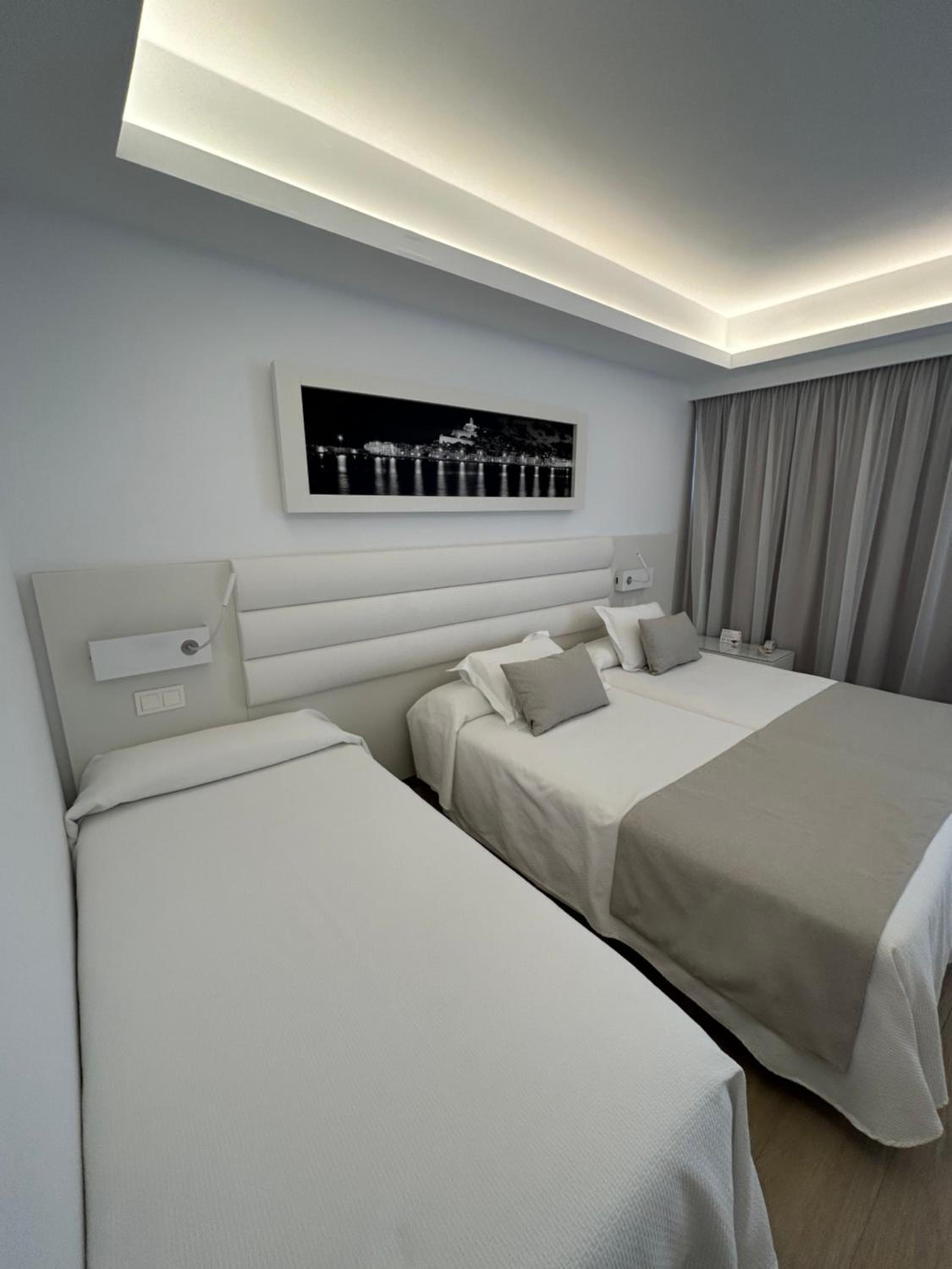 Room, Double Bed, with Extra Bed, Street View