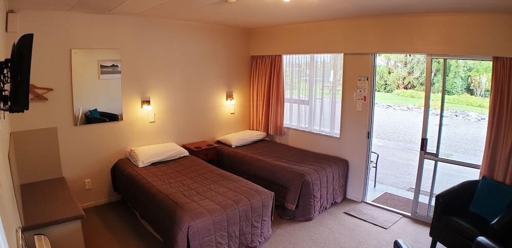 Glacier View Motel 40/68