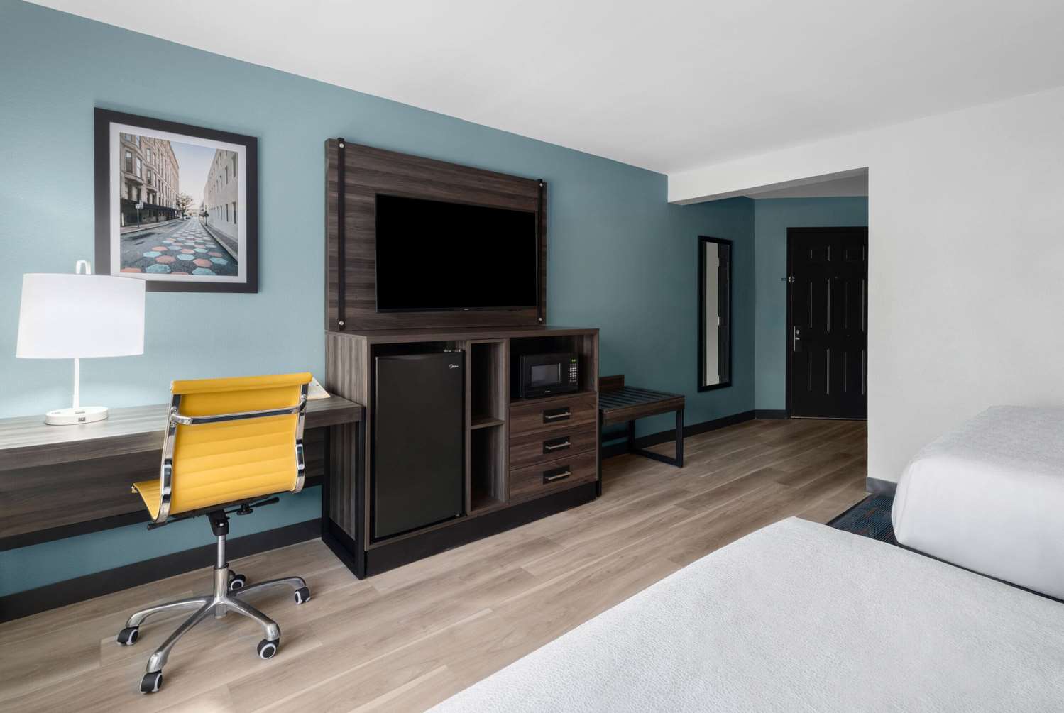 La Quinta Inn & Suites by Wyndham Greensboro NC 44/55