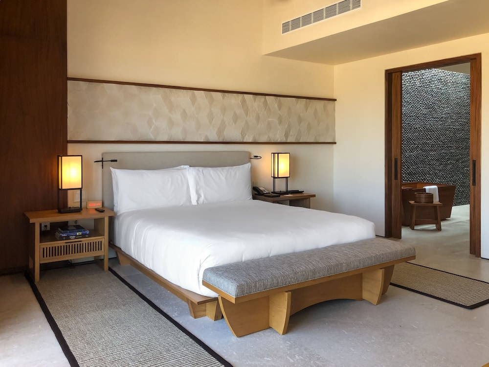 Zen, Luxury, Suite, 1 King and 2 Queen Beds, Ocean View