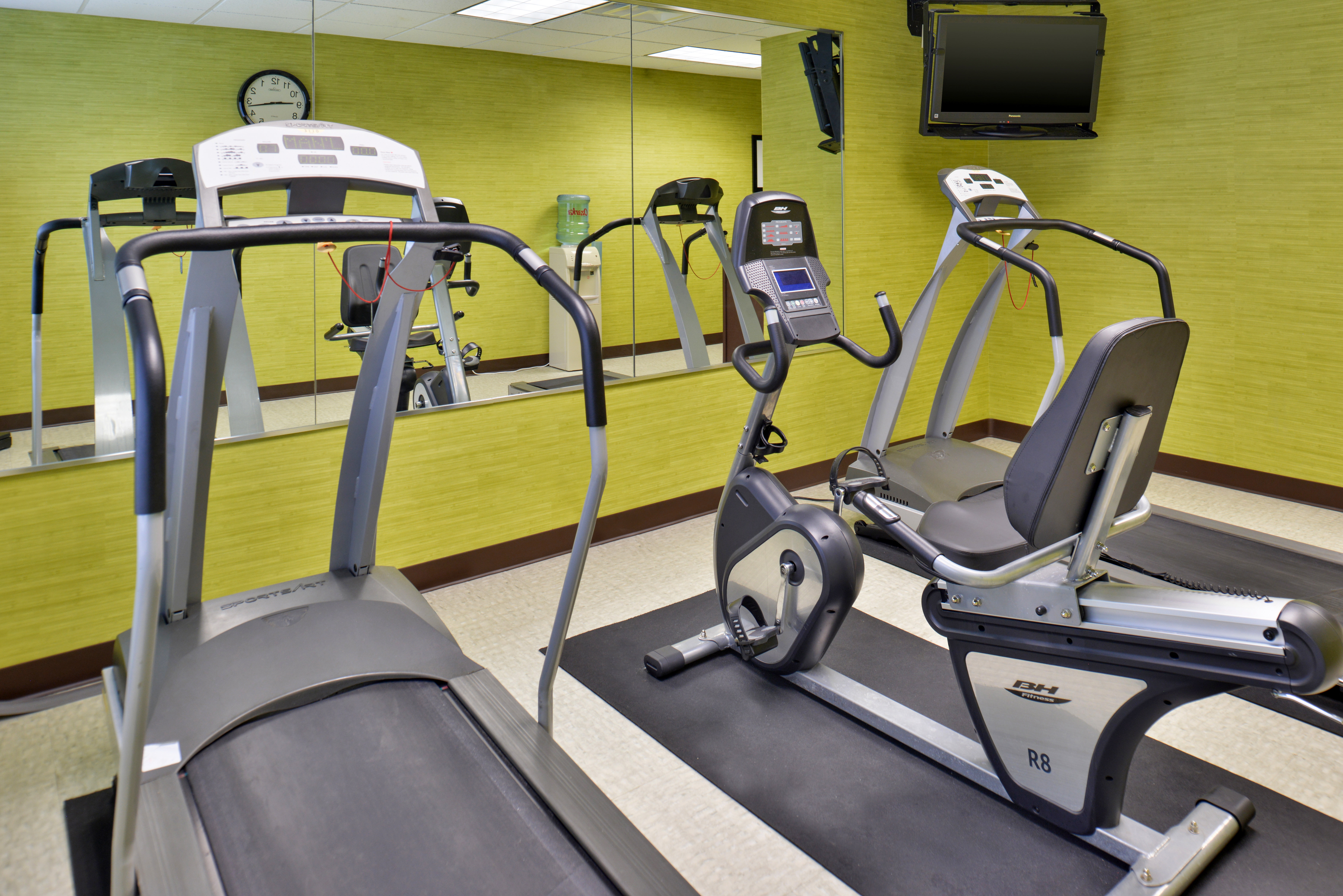 Holiday Inn Express Hotel Suites San Antonio South 29/55