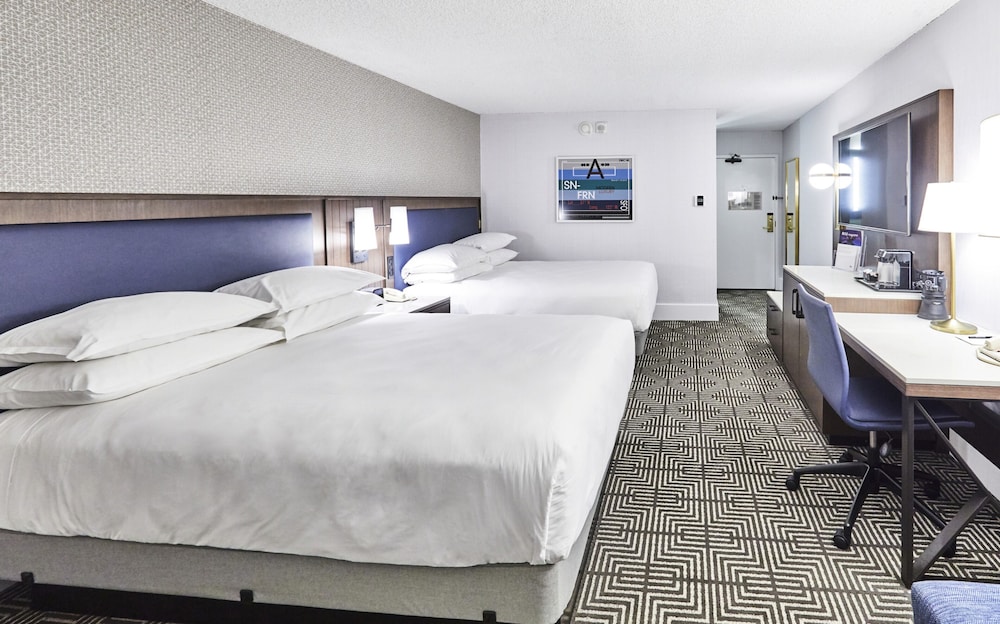 RIU Plaza Fishermans Wharf 24/67