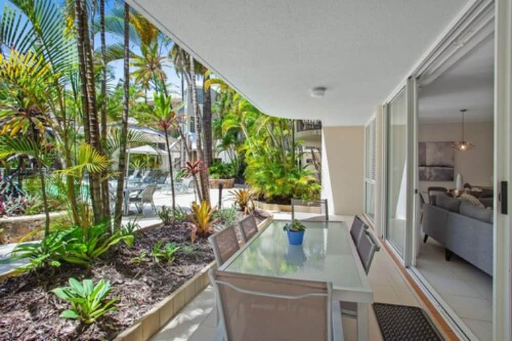 NOOSA TROPICANA 22/50