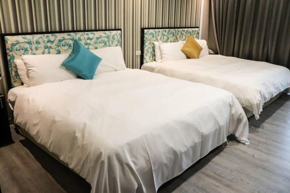 The Loft Seaside Suites 25/72