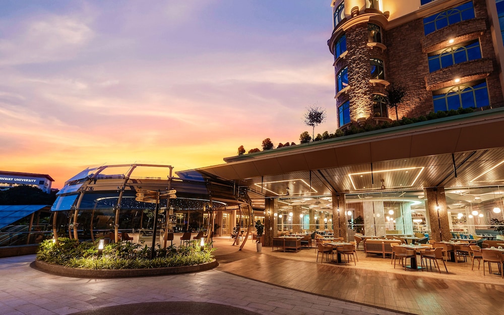 Sunway Pyramid Hotel 43/44