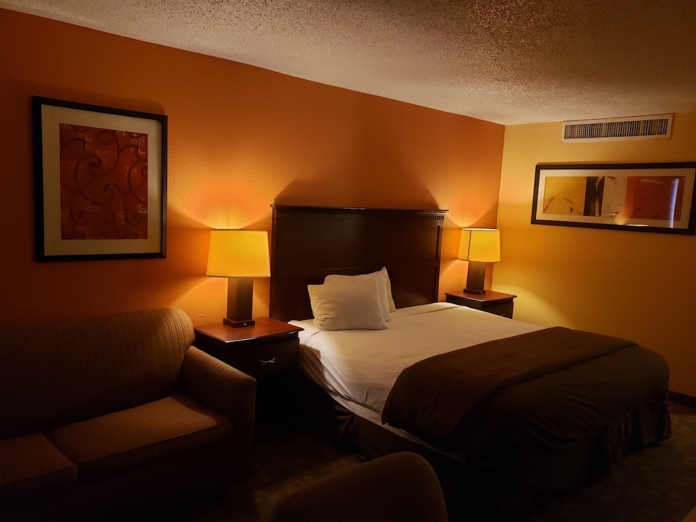 Ramada by Wyndham DFW Airport 7/39