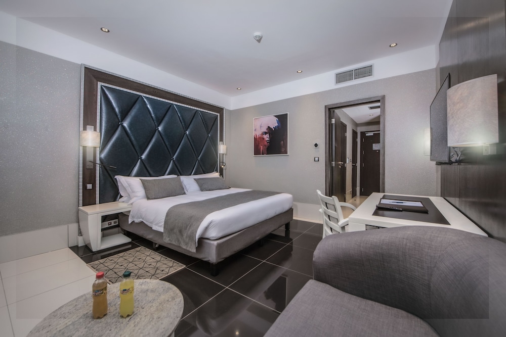 Krystal Palace Douala 14/39