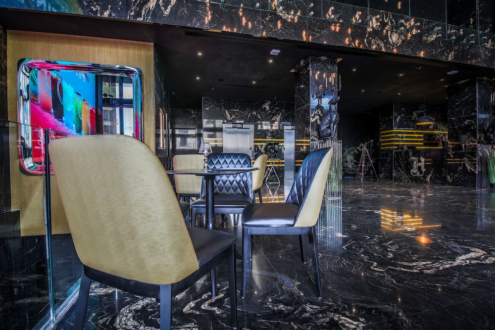 H Hotel Adults Only 56/68
