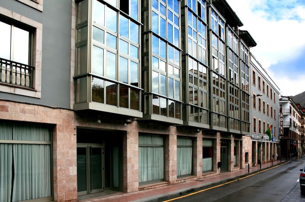 Hotel Virgen de Covadonga 37/47
