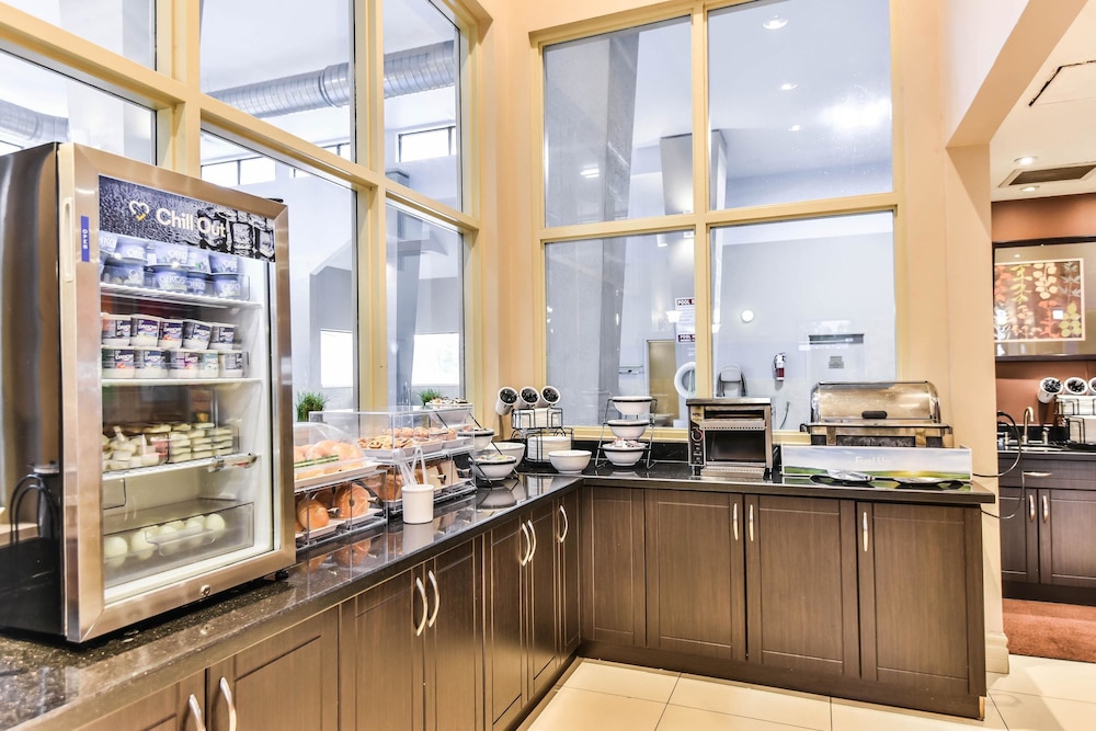 Comfort Inn & Suites Ambassador Bridge 26/39